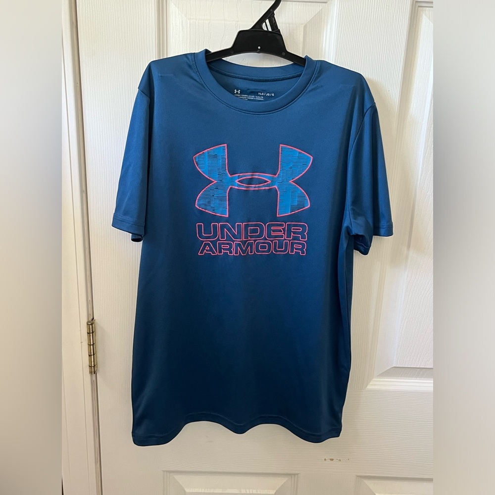 Under Armour youth large top